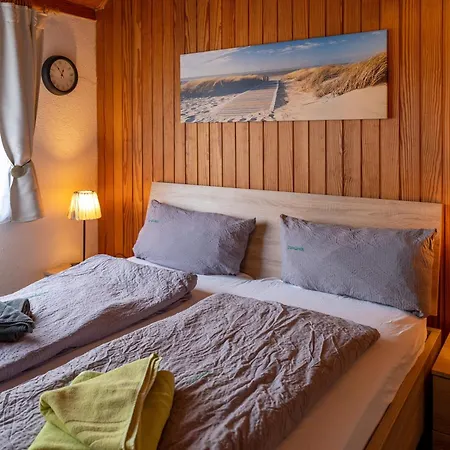 Huus Jan Holiday home *